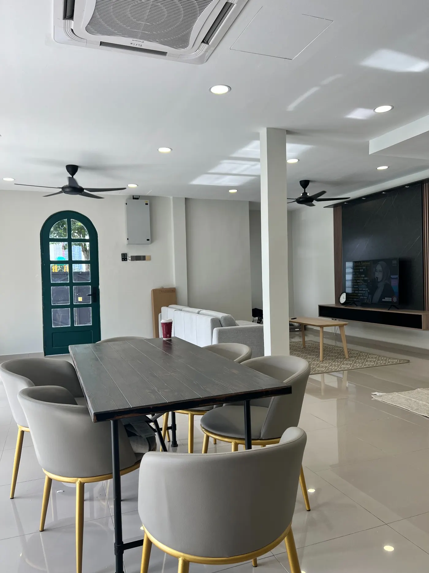 Dining area Homestay Greendoor Gombak